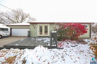 2009 E 30th St N Street N, Sioux Falls, SD 57104