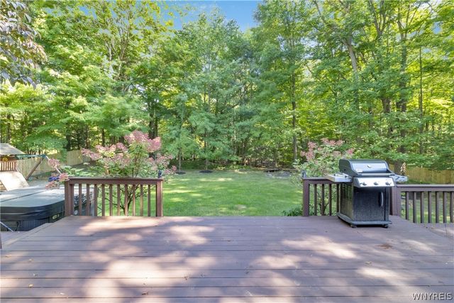 88 Middlebury Road, Orchard Park, NY 14127