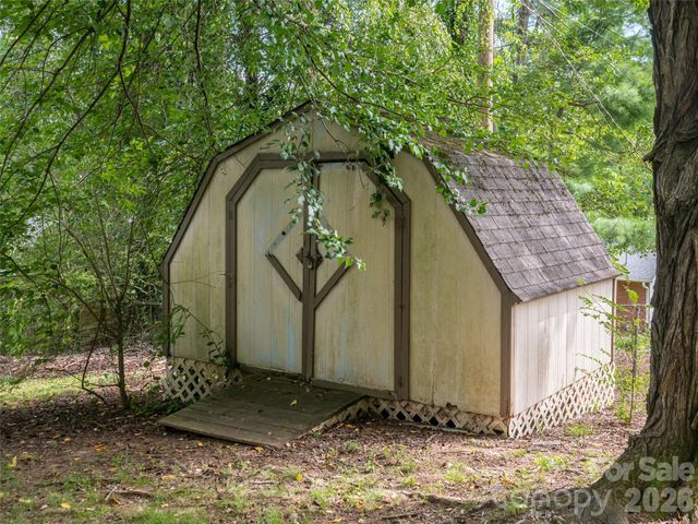 245 Weston Road, Arden, NC 28704