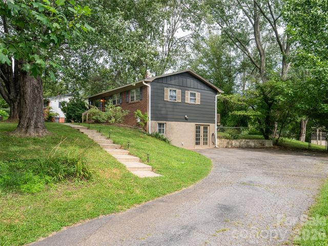 245 Weston Road, Arden, NC 28704