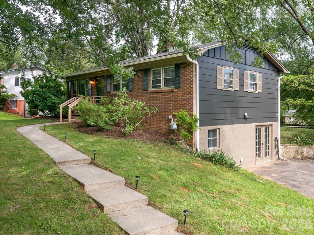 245 Weston Road, Arden, NC 28704