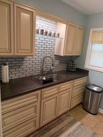 2993 Walnut Grove Rd Apt 2, Memphis, TN 38111