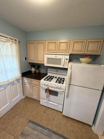 2993 Walnut Grove Rd Apt 2, Memphis, TN 38111