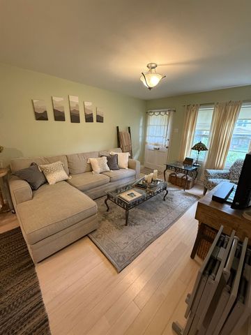 2993 Walnut Grove Rd Apt 2, Memphis, TN 38111