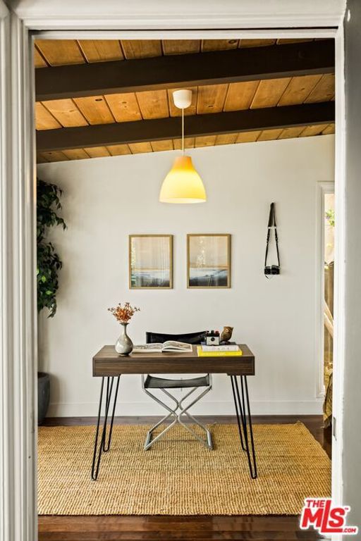 Image 38 of property listing at 7406 Earldom Avenue, Playa Del Rey, CA 90293