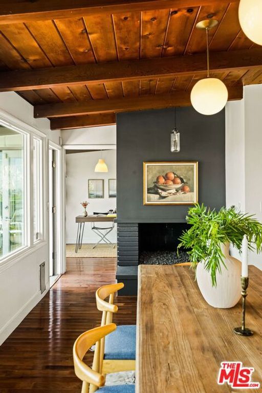 Image 46 of property listing at 7406 Earldom Avenue, Playa Del Rey, CA 90293