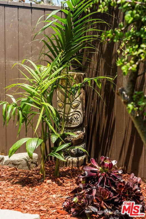 Image 59 of property listing at 7406 Earldom Avenue, Playa Del Rey, CA 90293
