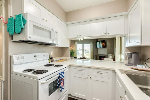 7312 Seawall Boulevard 112, Galveston, TX 77551