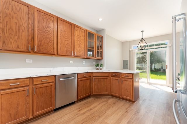 206 Barrett Drive D, Yorkville, IL 60560