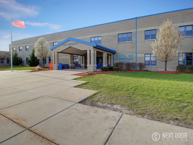 206 Barrett Drive D, Yorkville, IL 60560