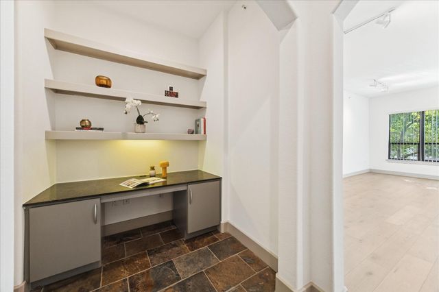 1901 Post Oak Boulevard 2203, Houston, TX 77056