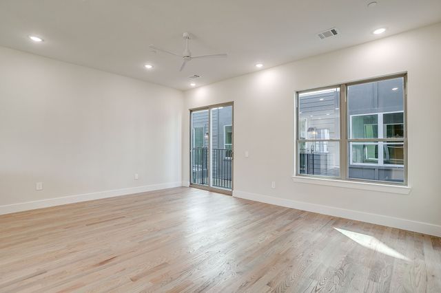 300 Foch Street 120, Fort Worth, TX 76107