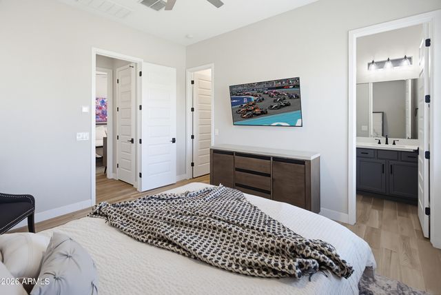 2515 E THORNTON Court, Gilbert, AZ 85297