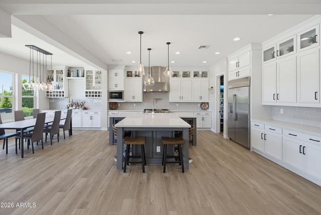 2515 E THORNTON Court, Gilbert, AZ 85297