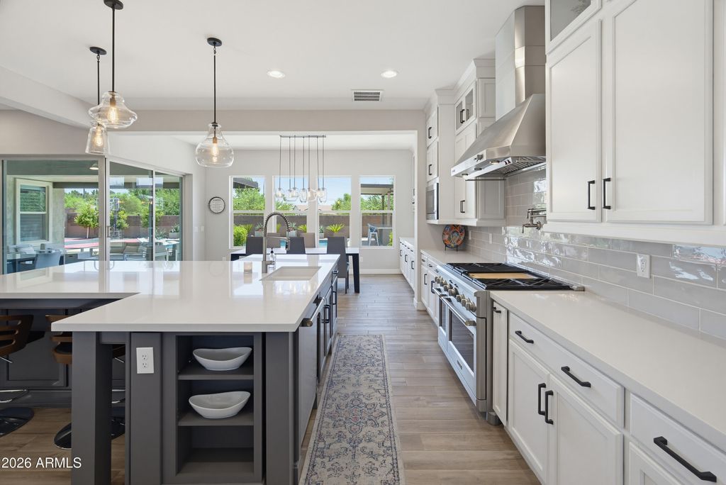 2515 E THORNTON Court, Gilbert, AZ 85297