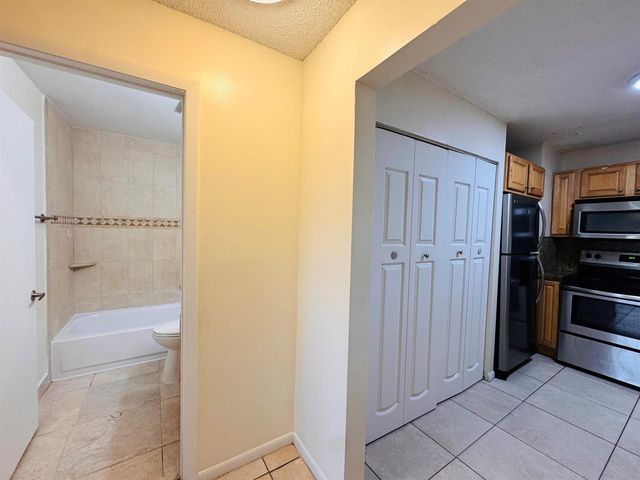 3409 NW 44TH Street 205, Oakland Park, FL 33309