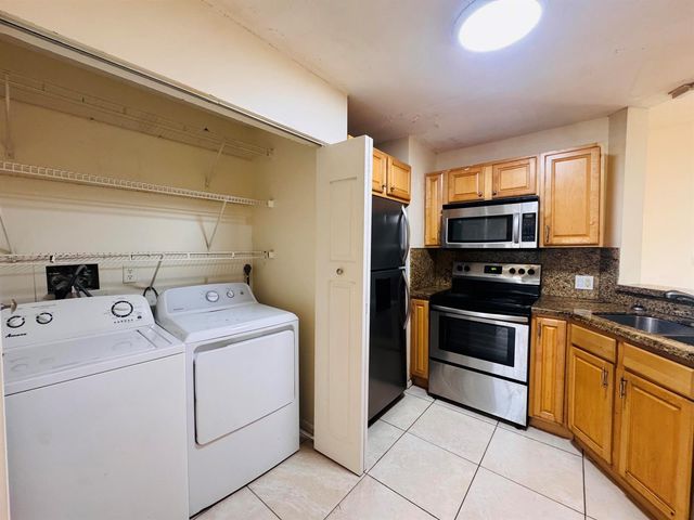 3409 NW 44TH Street 205, Oakland Park, FL 33309