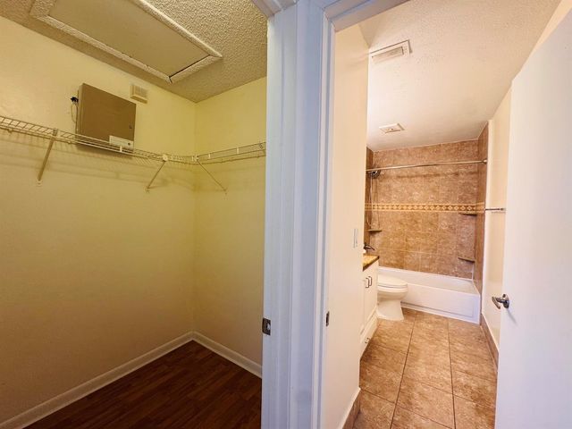 3409 NW 44TH Street 205, Oakland Park, FL 33309