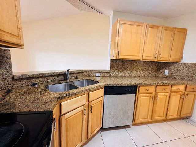 3409 NW 44TH Street 205, Oakland Park, FL 33309
