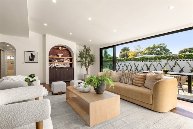 236 Wake Forest, Costa Mesa, CA 92626