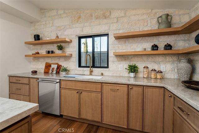 236 Wake Forest, Costa Mesa, CA 92626
