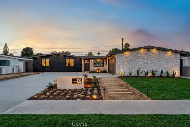 236 Wake Forest, Costa Mesa, CA 92626