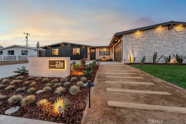 236 Wake Forest, Costa Mesa, CA 92626