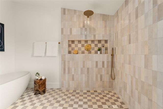236 Wake Forest, Costa Mesa, CA 92626