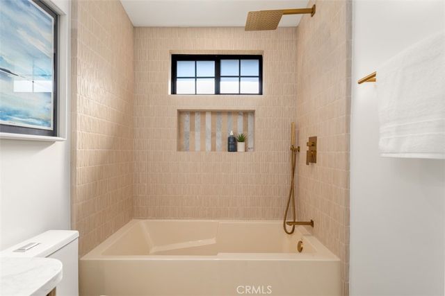 236 Wake Forest, Costa Mesa, CA 92626