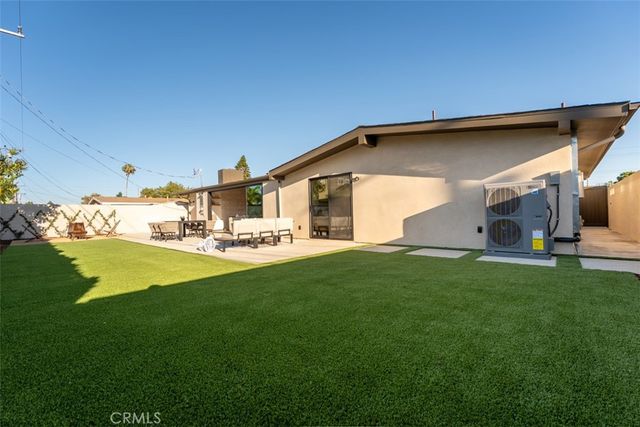 236 Wake Forest, Costa Mesa, CA 92626