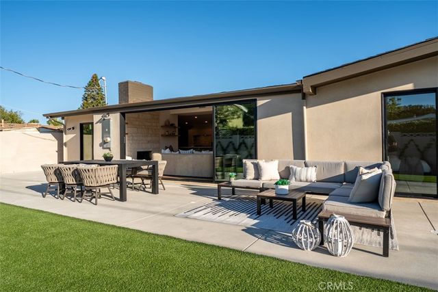 236 Wake Forest, Costa Mesa, CA 92626