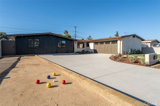 236 Wake Forest, Costa Mesa, CA 92626