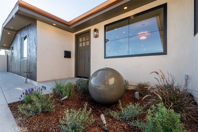 236 Wake Forest, Costa Mesa, CA 92626