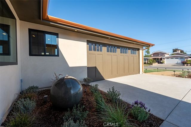 236 Wake Forest, Costa Mesa, CA 92626