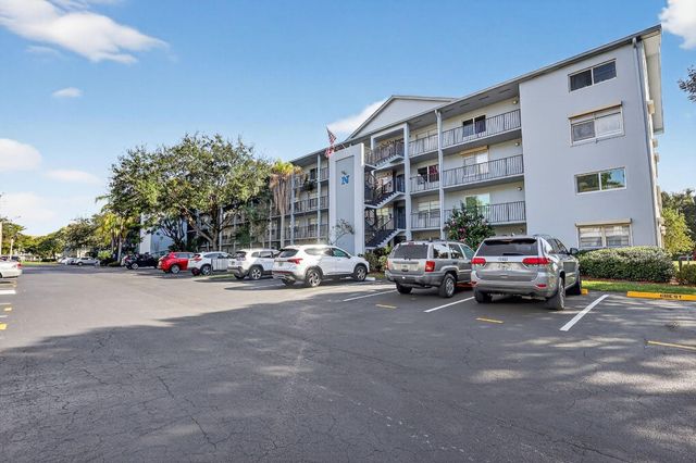 12500 SW 6th Street 110 N, Pembroke Pines, FL 33027