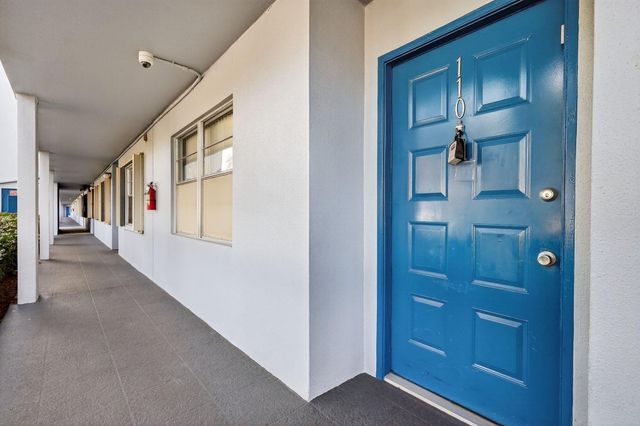 12500 SW 6th Street 110 N, Pembroke Pines, FL 33027