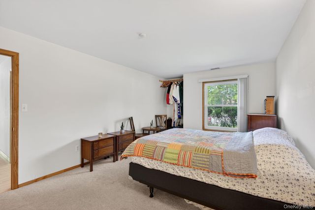 182 Fairview Circle, Middle Island, NY 11953