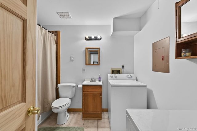 182 Fairview Circle, Middle Island, NY 11953