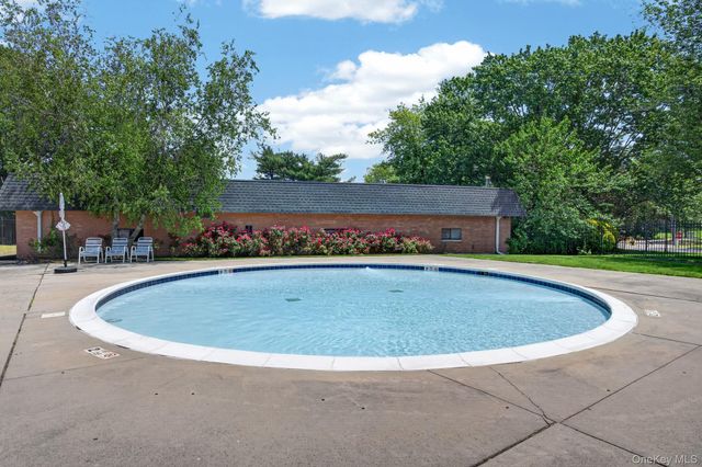 182 Fairview Circle, Middle Island, NY 11953