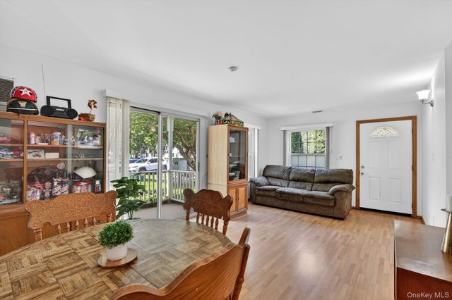 182 Fairview Circle, Middle Island, NY 11953
