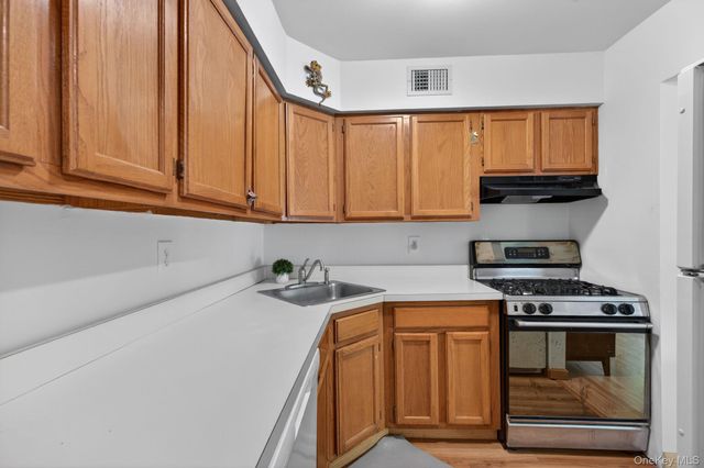 182 Fairview Circle, Middle Island, NY 11953
