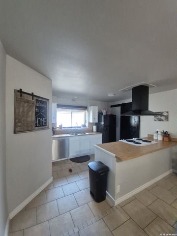 15011 Enchanted Castle, San Antonio, TX 78247