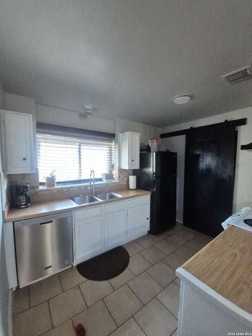 15011 Enchanted Castle, San Antonio, TX 78247