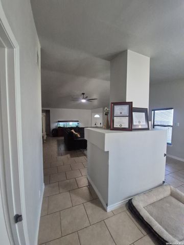 15011 Enchanted Castle, San Antonio, TX 78247