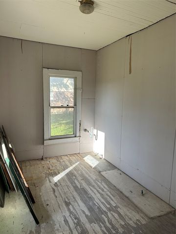 516 S Mckinney Street, Mexia, TX 76667