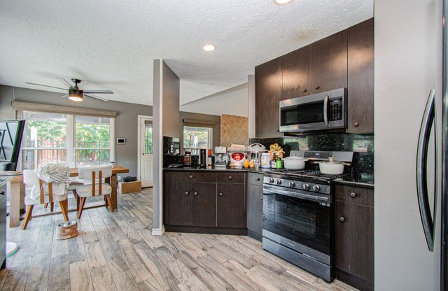 2122 Courtshire Lane, Sugar Land, TX 77478