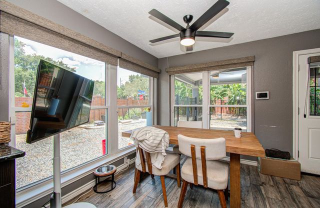 2122 Courtshire Lane, Sugar Land, TX 77478