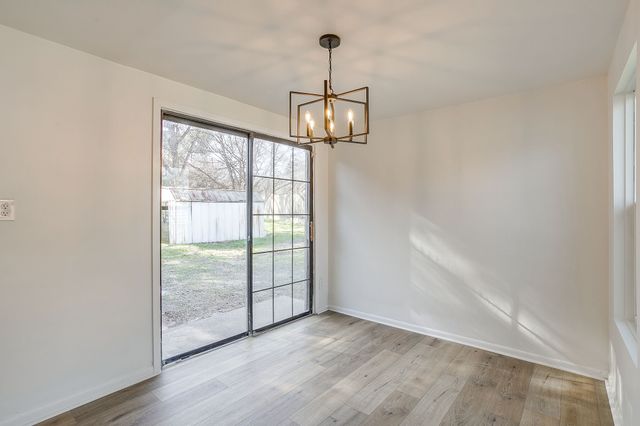 5320 Cahill Oval Street, River Oaks, TX 76114