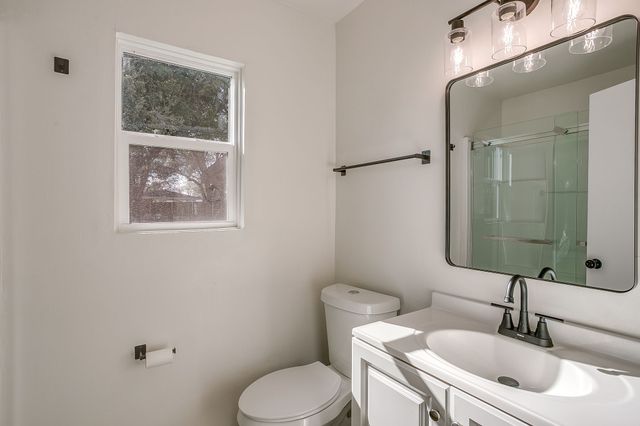 5320 Cahill Oval Street, River Oaks, TX 76114