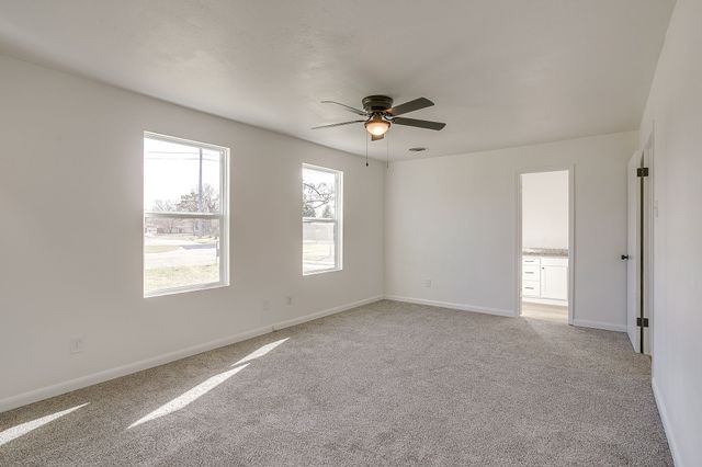 5320 Cahill Oval Street, River Oaks, TX 76114